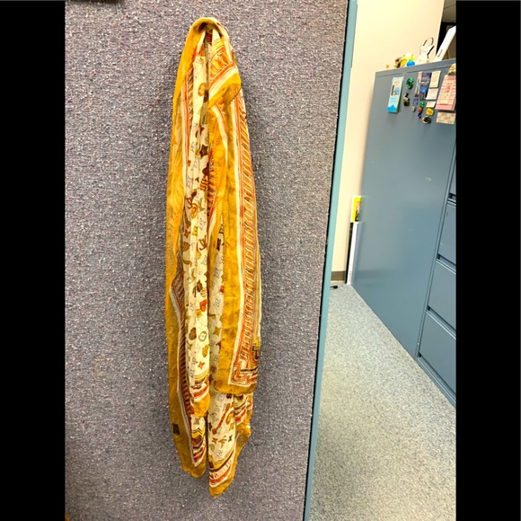 Louis Vuitton Scarf - Picture 1 of 8
